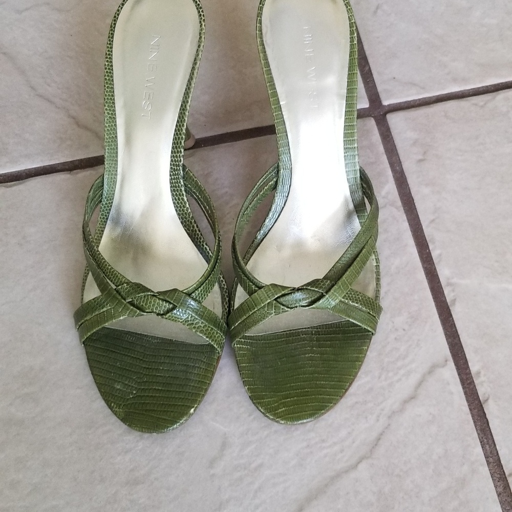 Ladies shoes sz 8 shoes are $20 each